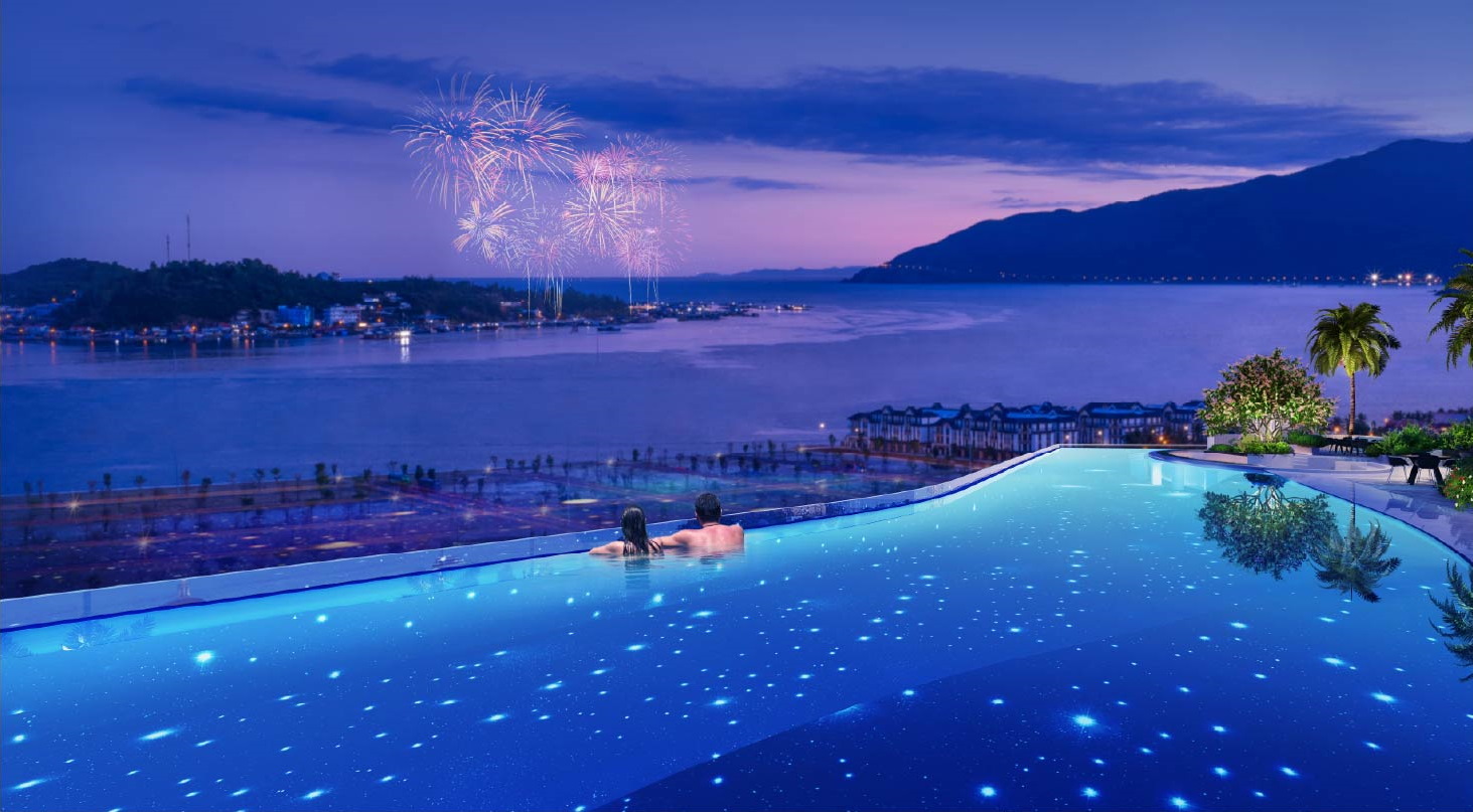 Hồ bơi vô cực Anh Nguyen OceanFront Horizon nhìn ra vịnh Nha Trang