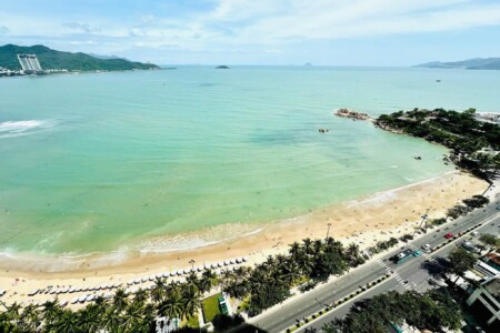 view Hòn Chồng Nha Trang