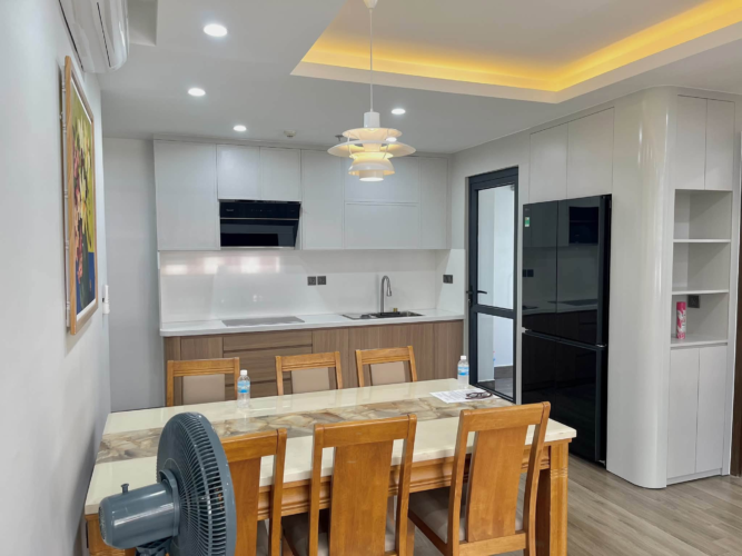 Bếp và bàn ăn