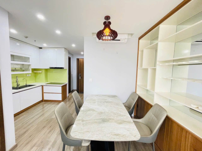 Bếp và bàn ăn HUD