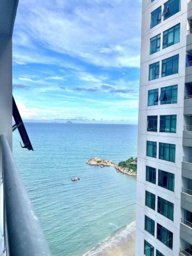 Biển nhìn từ căn hộ