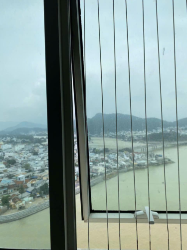 Cửa sổ căn hộ