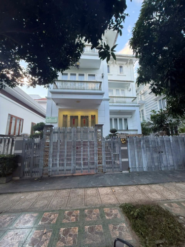 Mặt tiền nhà phố