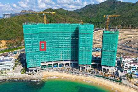 Tòa căn hộ đang xây
